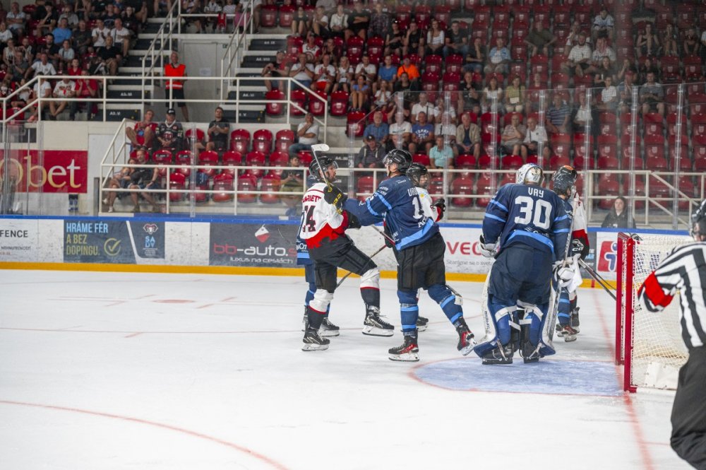 Proti Popradu sme v omladenej zostave ťahali za kratší koniec | HC 05